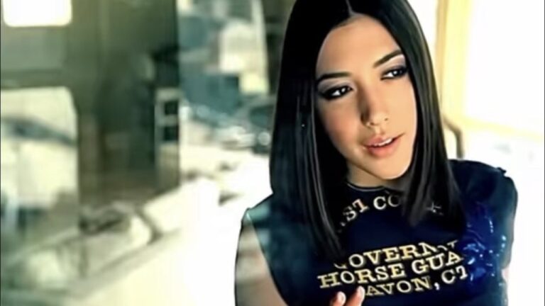 Michelle Branch’s Iconic ‘Everywhere’ T-Shirt Was a Mall Find